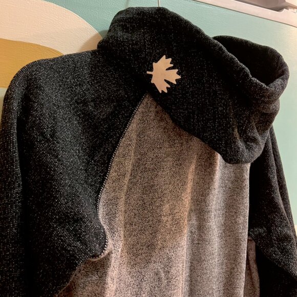 Roots Black & Grey Hoodie Women's Medium - Picture 7 of 7